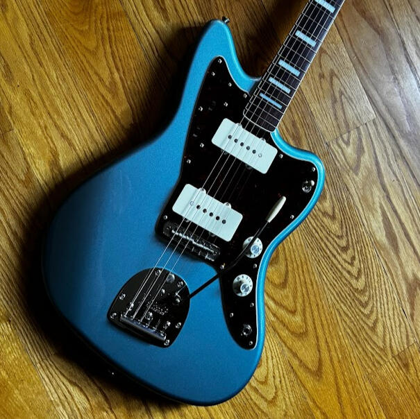 MIJ Trad II 60s JM w/ Sunday Handwound PUs, AVRI trem &amp; Am Pro Bridge