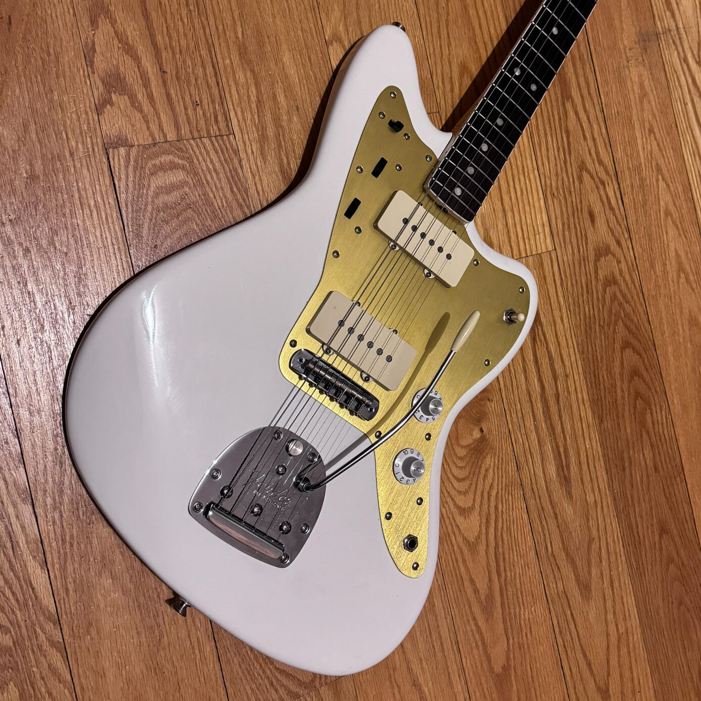 AO 60's Jazzmaster w/ Anodized Gold Guard