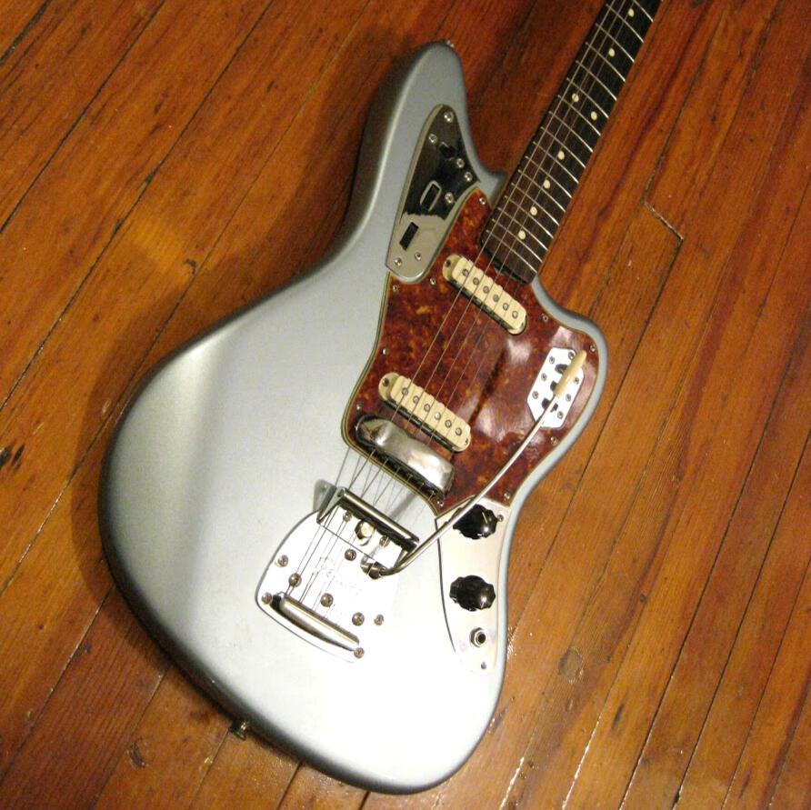 AVRI Ice Blue Metallic Jaguar w/ Vintage Tort