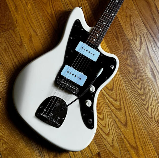 Vintera 60s Jazzmaster w/ Brandonwound Noiseless PUs