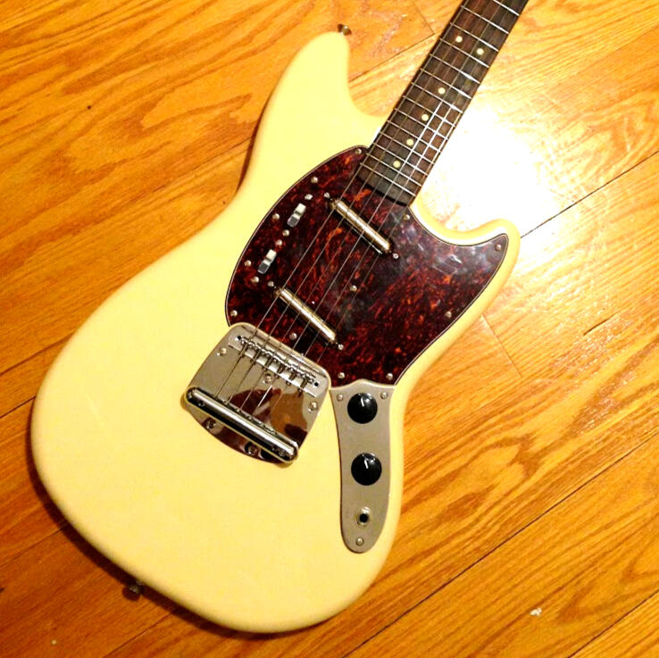 Squier Mustang w/ Danelectro Lipstick Pickups