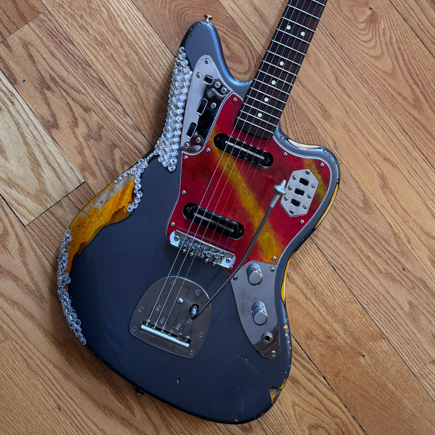 Squier VM Jaguar w/ Creamery Darkline PU, Mastery Br &amp; Descendant Trem