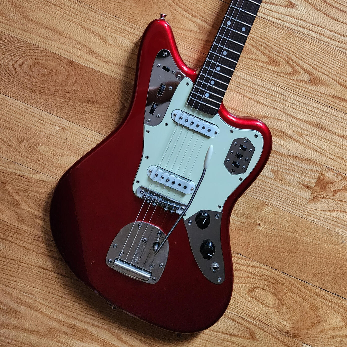 MIJ CAR Jaguar w/ Pickup Wizard Pickups & Mastery Hardware